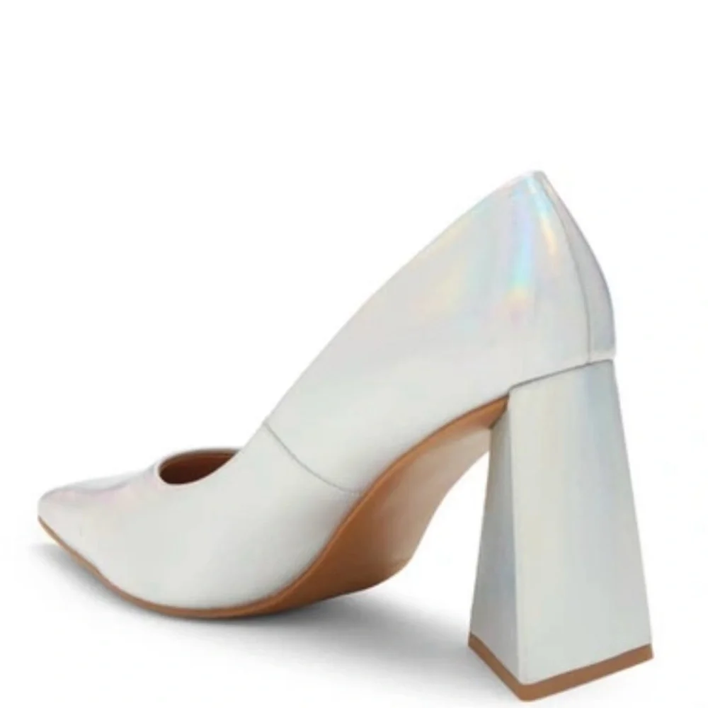 Belize Pump In Silver Iridescent